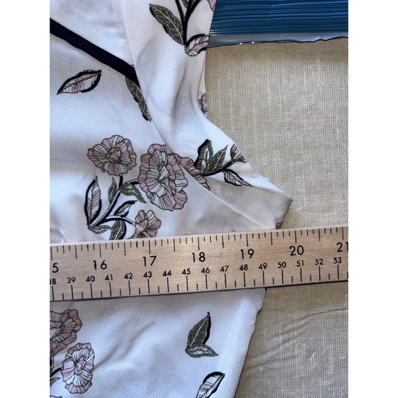 Motherhood Maternity floral Medium Shirt - Picture 4 of 10